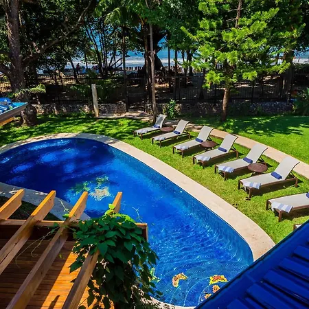 Blue Jewel Oceanfront Private Villa-3